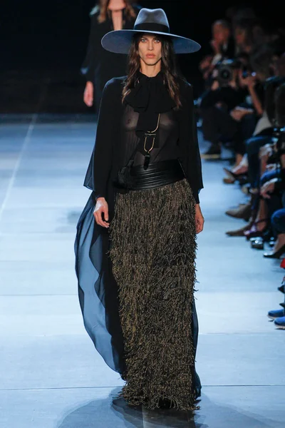 Look 30
